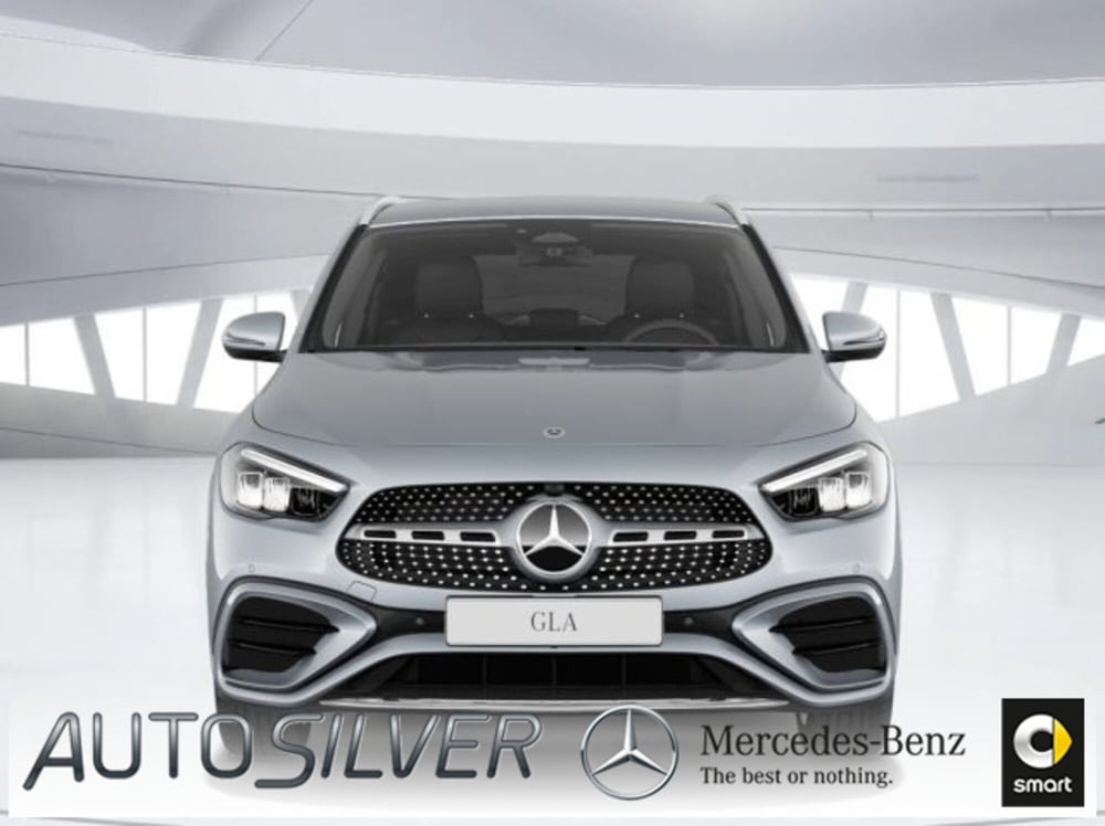 Mercedes-Benz GLA SUV nuova a Verona (3)