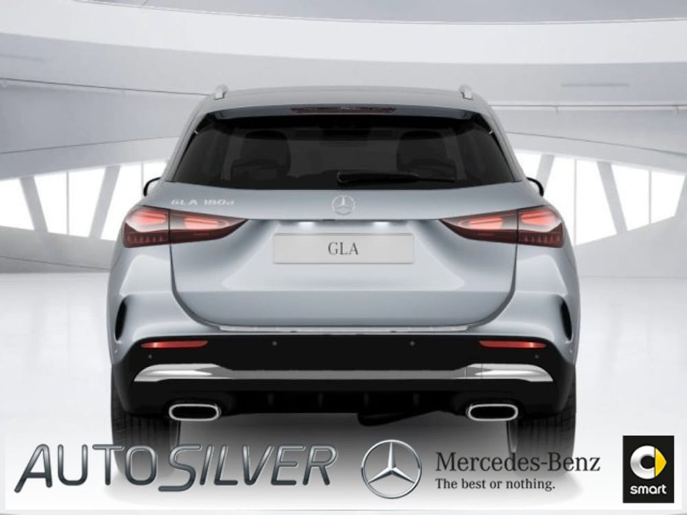 Mercedes-Benz GLA SUV nuova a Verona (4)