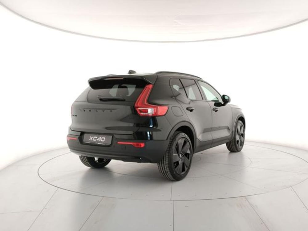 Volvo XC40 nuova a Modena (5)