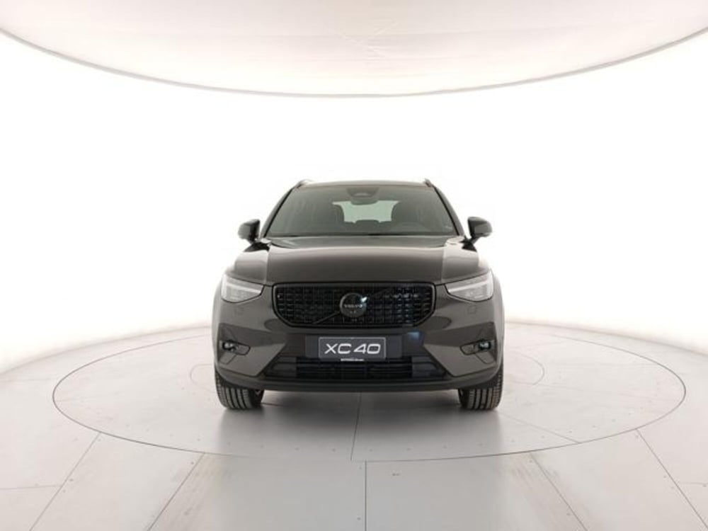 Volvo XC40 nuova a Modena (7)