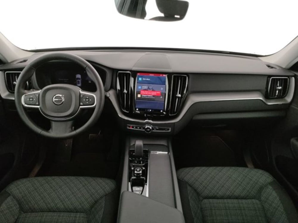 Volvo XC60 nuova a Modena (13)