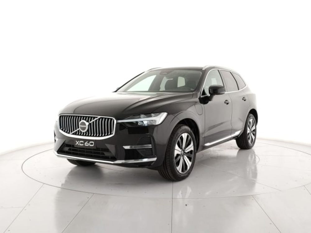 Volvo XC60 nuova a Modena (2)