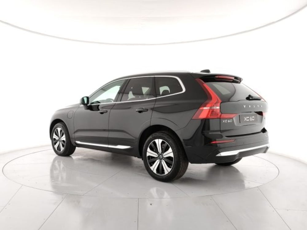 Volvo XC60 nuova a Modena (3)