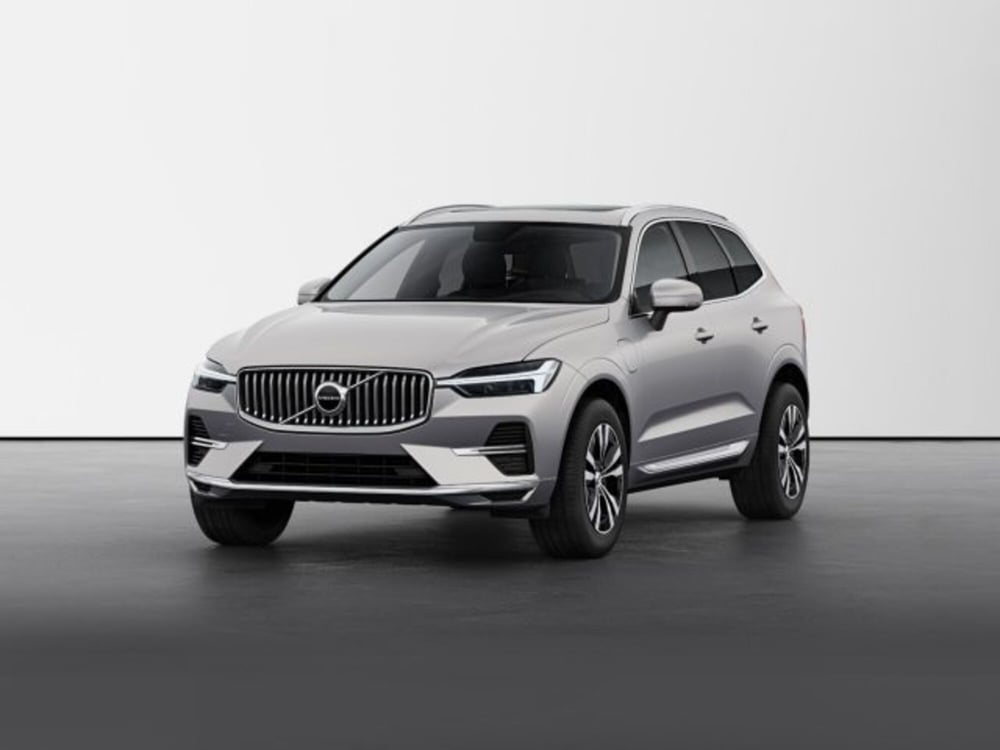 Volvo XC60 nuova a Modena (2)