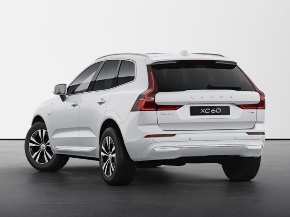 Volvo XC60 nuova a Modena (4)