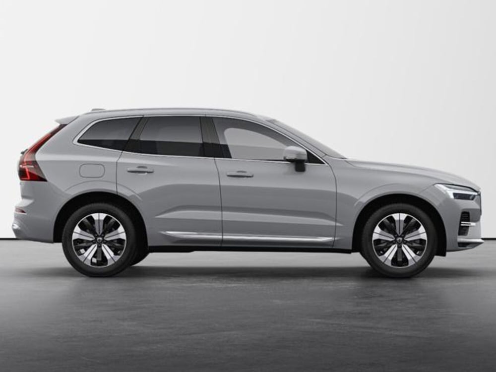 Volvo XC60 nuova a Modena (6)