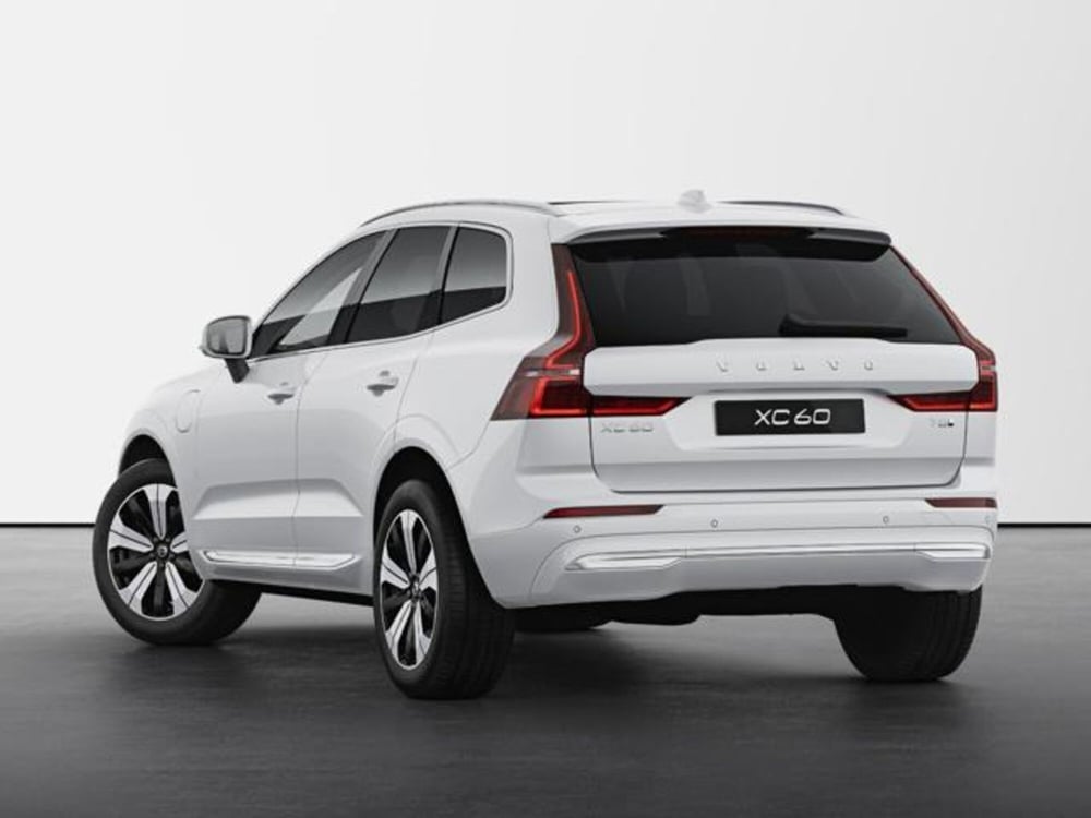 Volvo XC60 nuova a Modena (4)