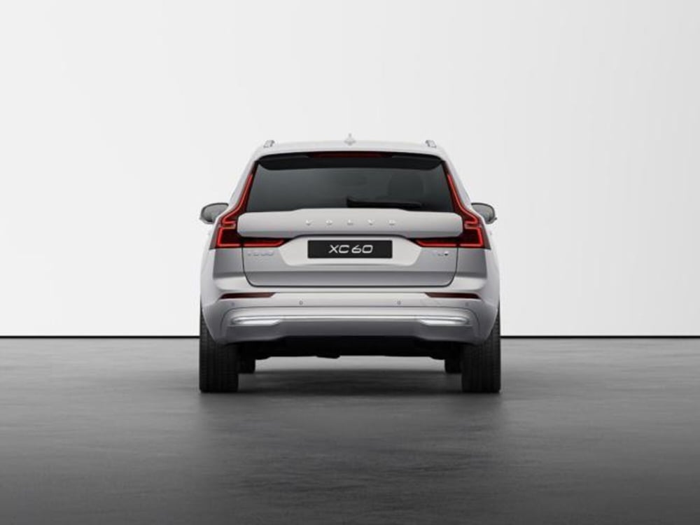 Volvo XC60 nuova a Modena (4)