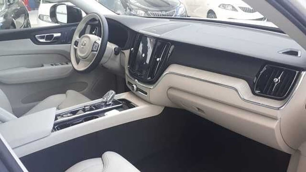 Volvo XC60 usata a Milano (12)