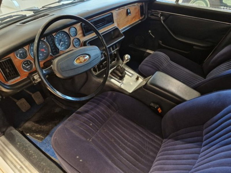 Jaguar XJ6 usata a Livorno (10)