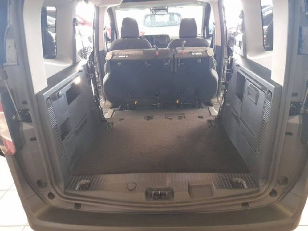 Ford Tourneo Courier nuova a Cuneo (20)