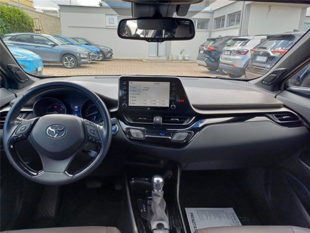 Toyota Toyota C-HR usata a Bari (13)