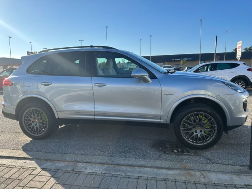 Porsche Cayenne usata a Lodi (5)