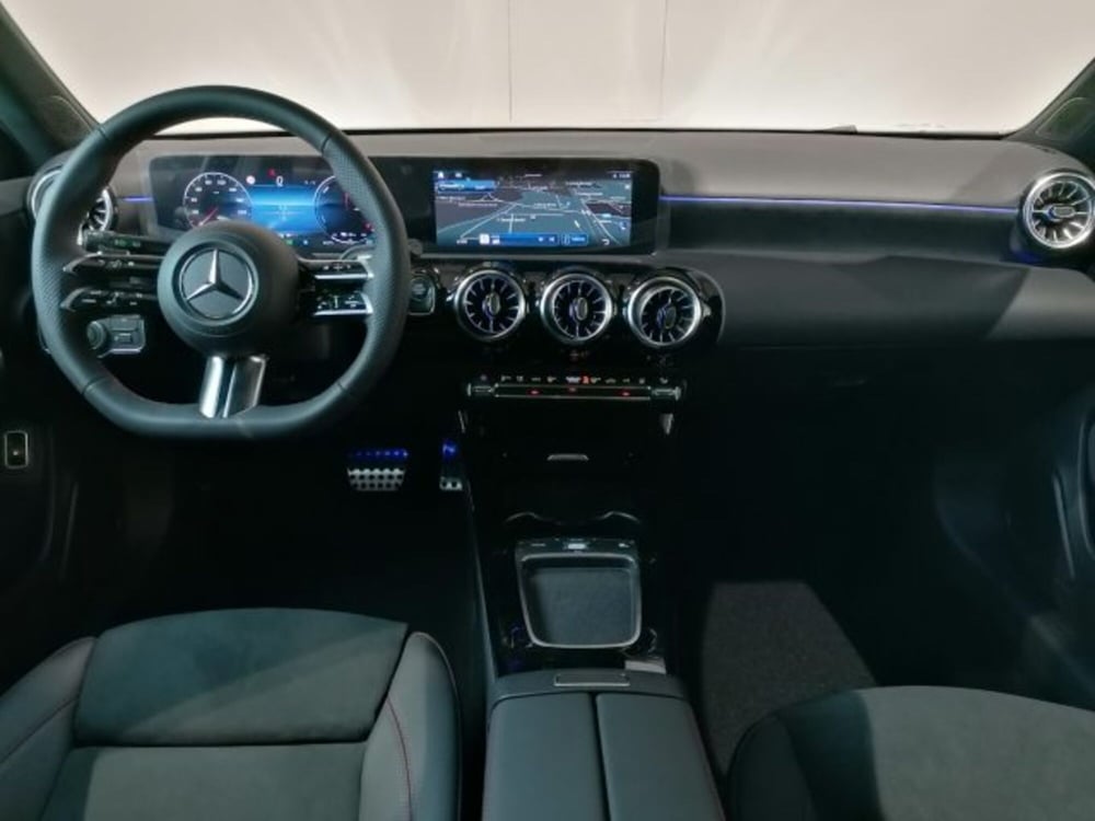 Mercedes-Benz Classe A nuova a Bologna (12)