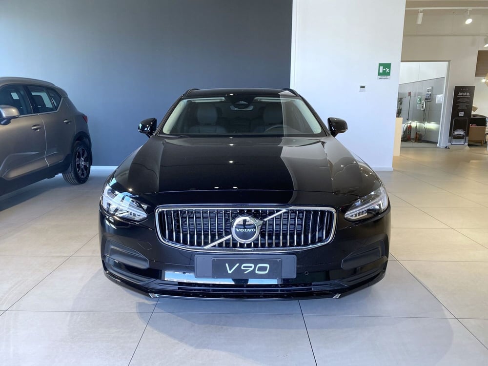 Volvo V90 nuova a Bari (3)