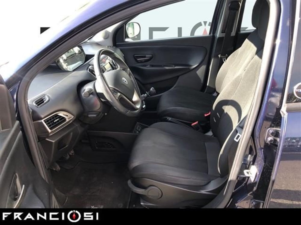 Lancia Ypsilon usata a Modena (13)