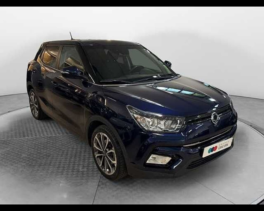 Ssangyong Tivoli usata a Prato (12)