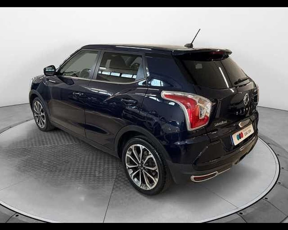 Ssangyong Tivoli usata a Prato (15)