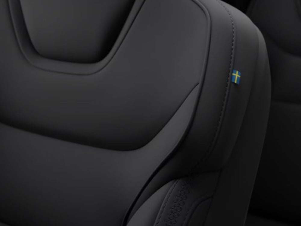 Volvo EX90 nuova a Modena (12)