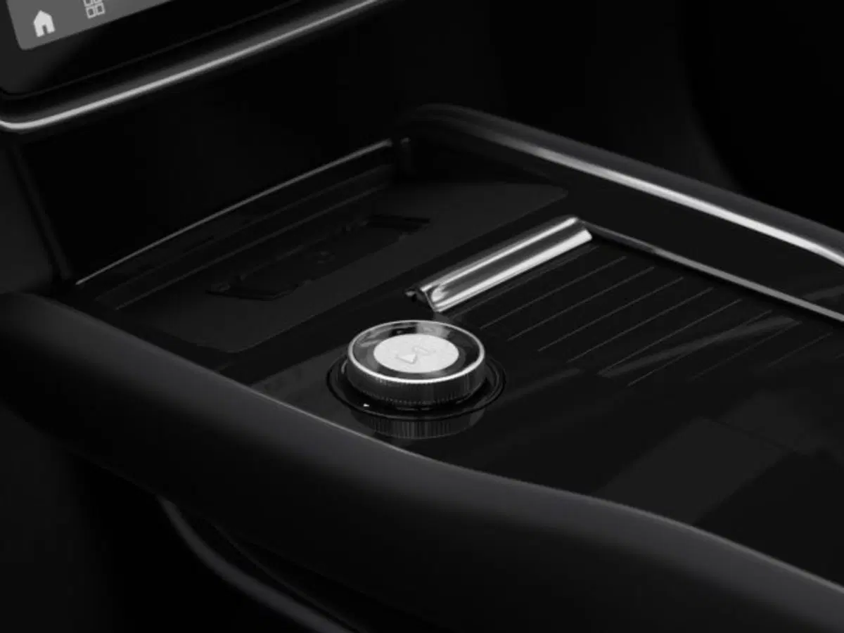 Volvo EX90 nuova a Modena (16)
