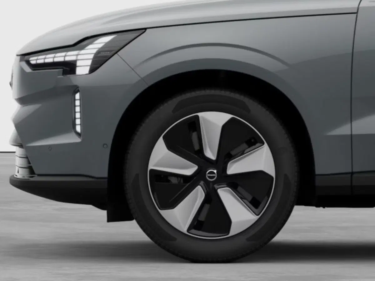 Volvo EX90 nuova a Modena (8)