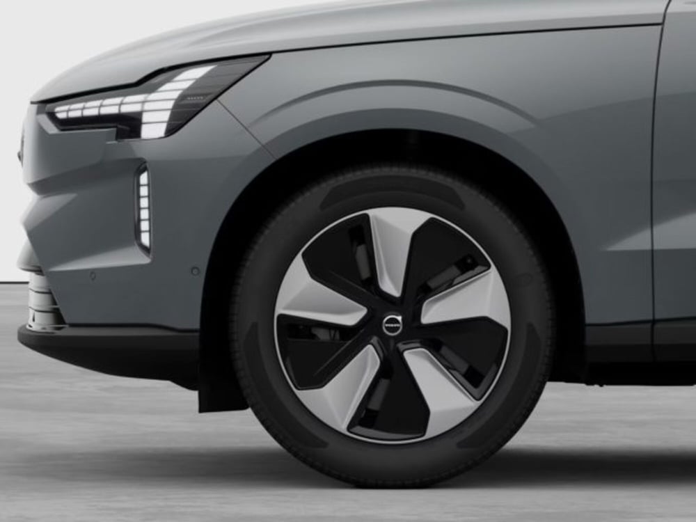 Volvo EX90 nuova a Modena (8)