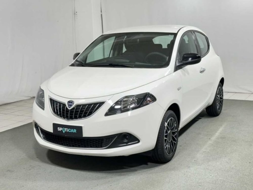 Lancia Ypsilon nuova a Sondrio