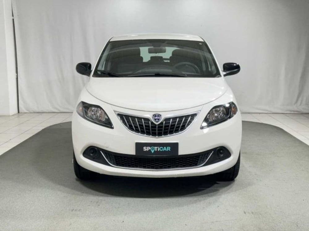 Lancia Ypsilon nuova a Sondrio (8)