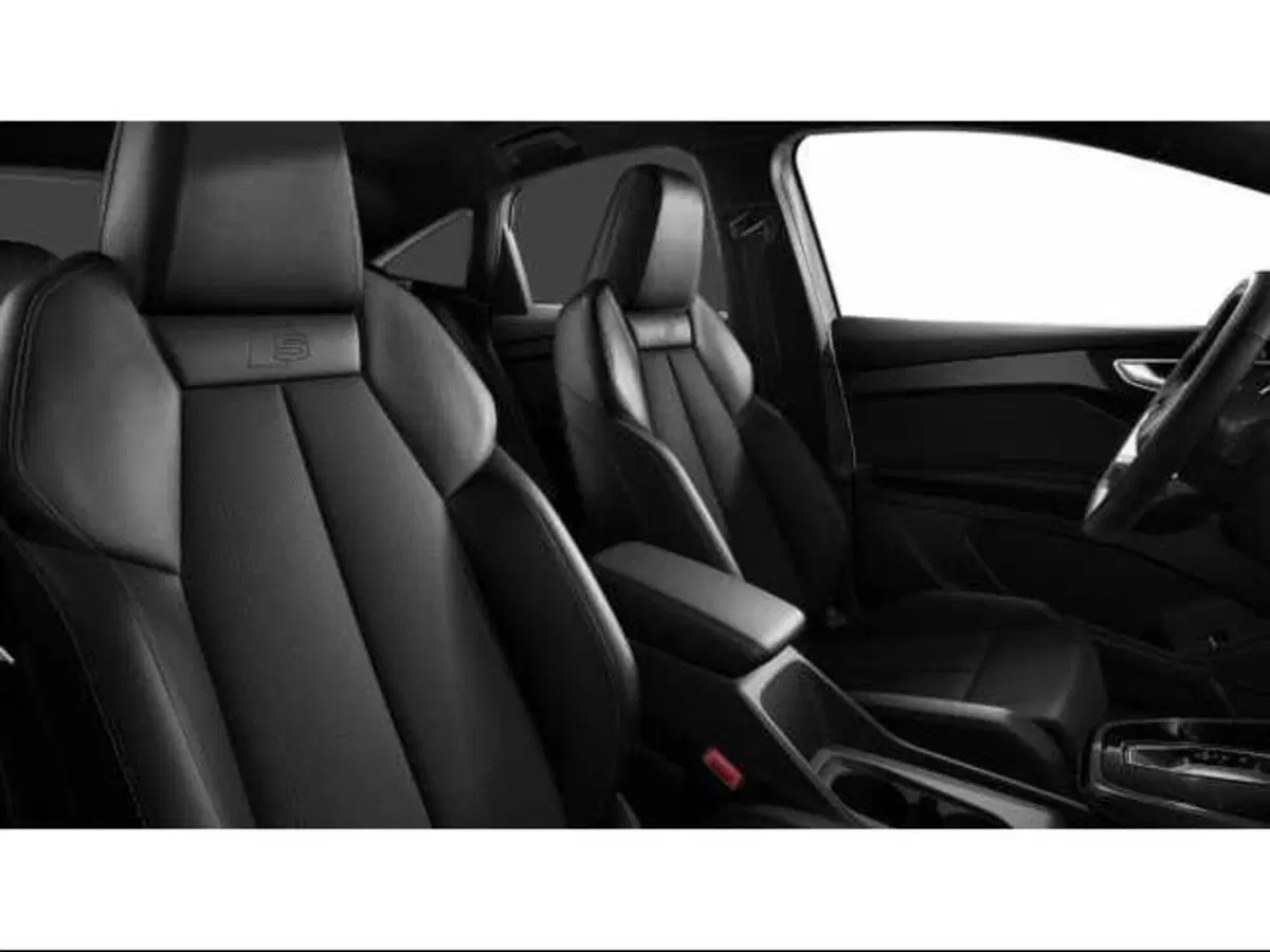 Audi Q4 Sportback usata a Avellino (8)