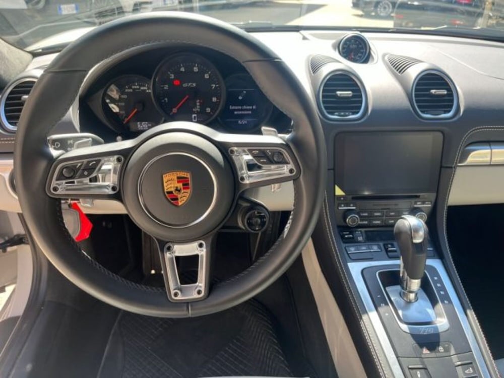 Porsche 718 Cayman  usata a Trapani (13)