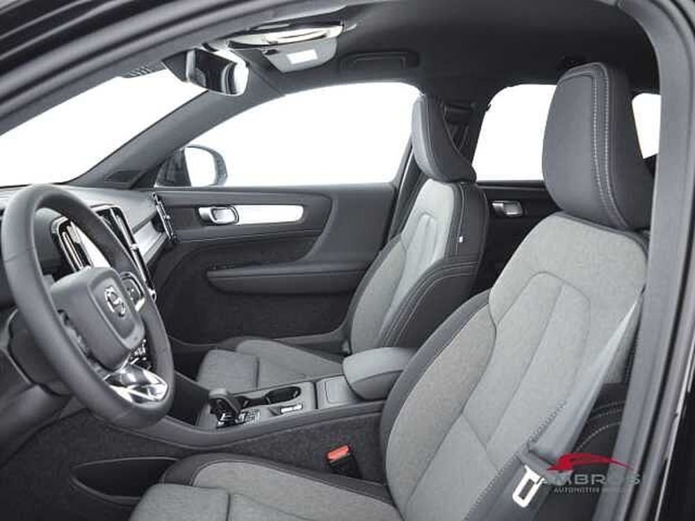 Volvo XC40 nuova a Viterbo (9)