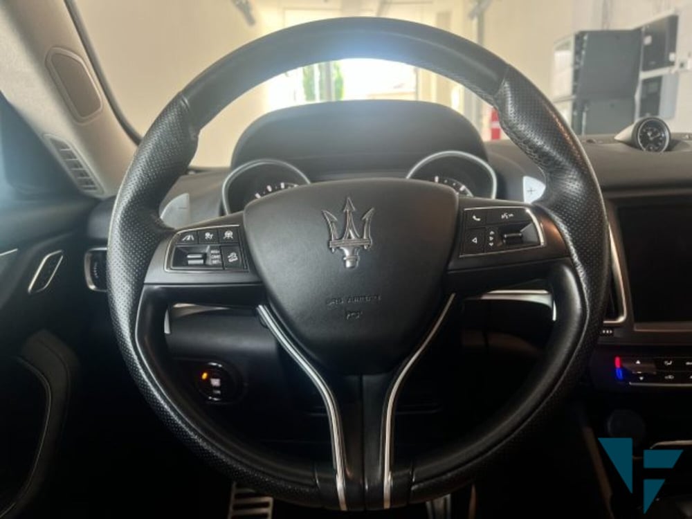 Maserati Levante usata a Udine (12)