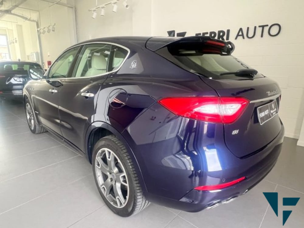 Maserati Levante usata a Udine (7)