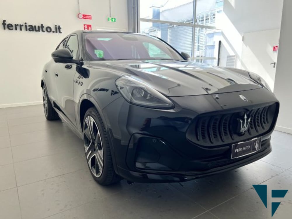 Maserati Grecale nuova a Udine (4)