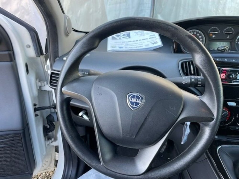 Lancia Ypsilon usata a Prato (9)