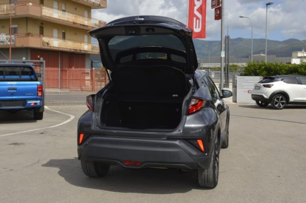 Toyota Toyota C-HR usata a Latina (7)