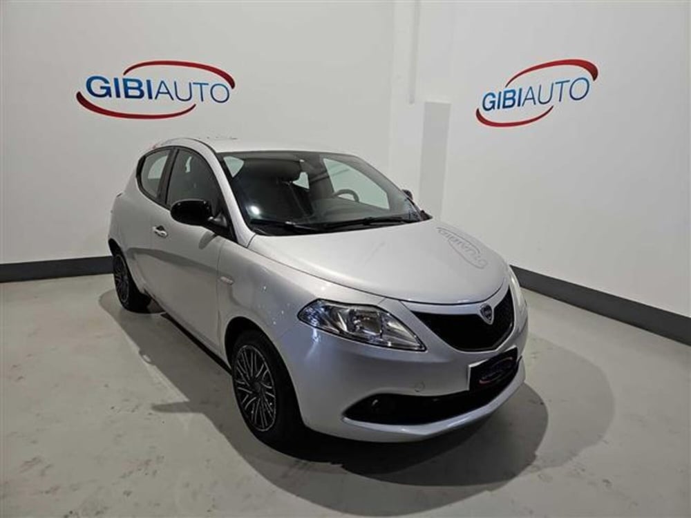 Lancia Ypsilon usata a Palermo