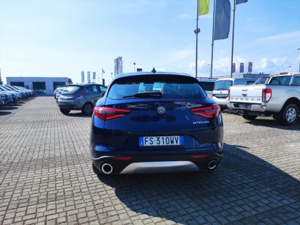 Alfa Romeo Stelvio usata a Frosinone (18)