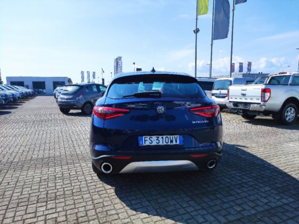 Alfa Romeo Stelvio usata a Frosinone (5)