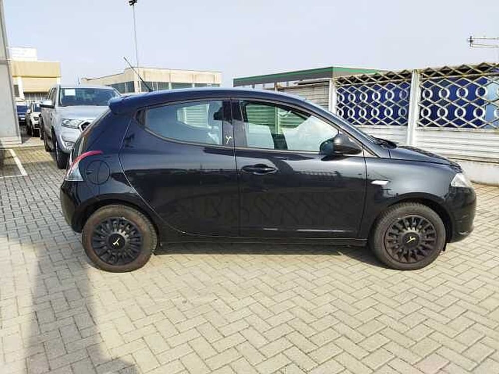 Lancia Ypsilon usata a Torino (6)