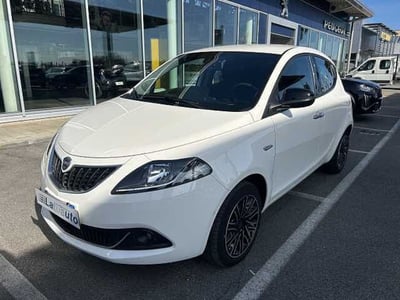 Lancia Ypsilon 1.0 FireFly 5 porte S&amp;S Hybrid Ecochic Gold  del 2022 usata a Lugo