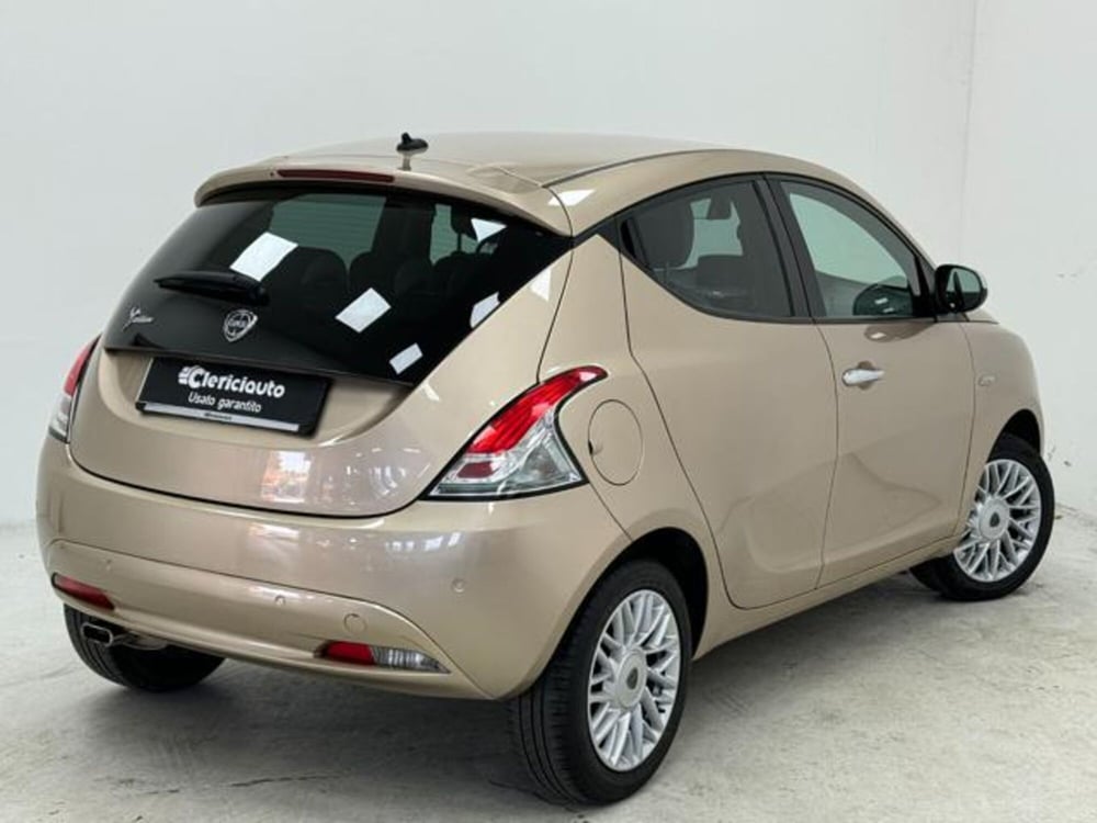 Lancia Ypsilon usata a Como (2)