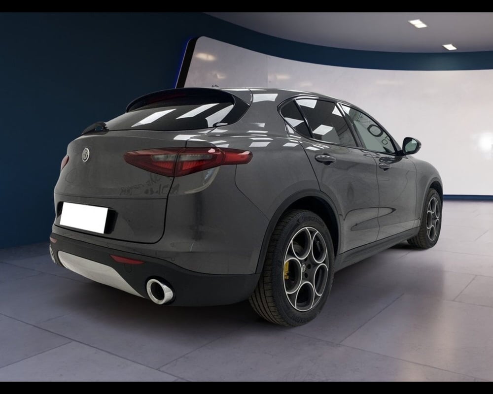 Alfa Romeo Stelvio usata a Torino (10)