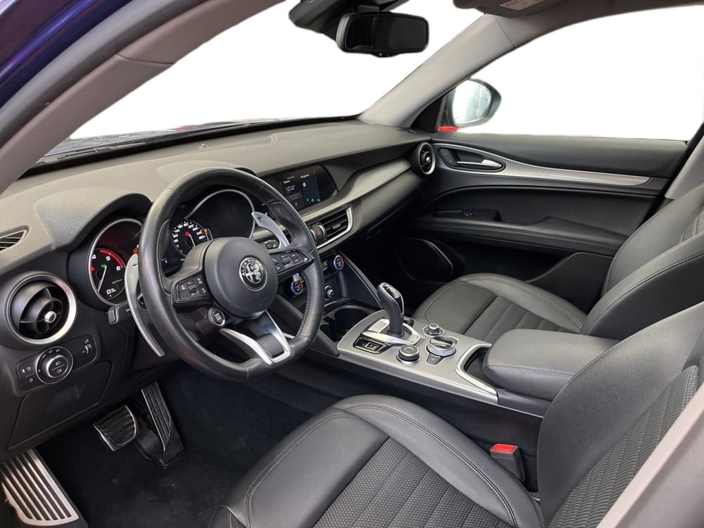 Alfa Romeo Stelvio usata a Torino (12)