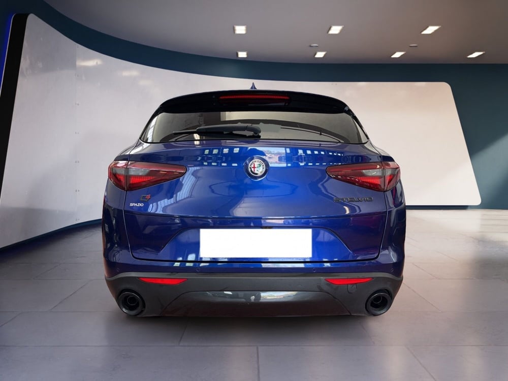 Alfa Romeo Stelvio usata a Torino (5)