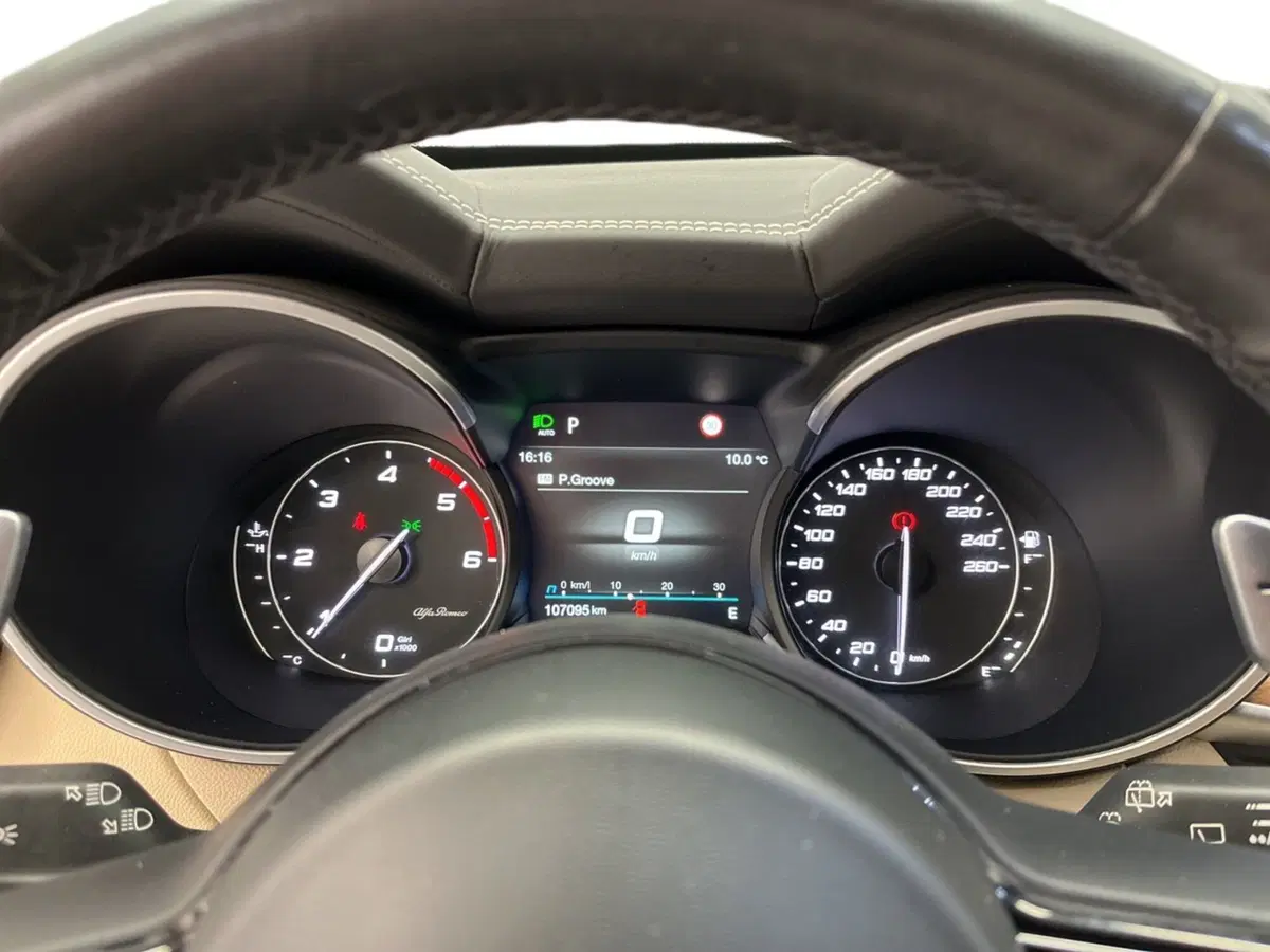 Alfa Romeo Stelvio usata a Torino (10)