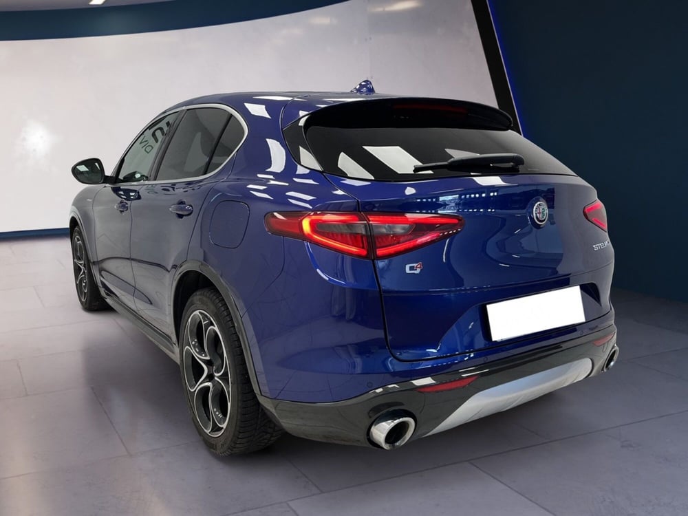 Alfa Romeo Stelvio usata a Torino (4)