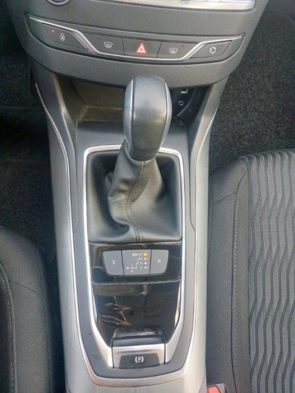 Peugeot 308 SW usata a Modena (9)