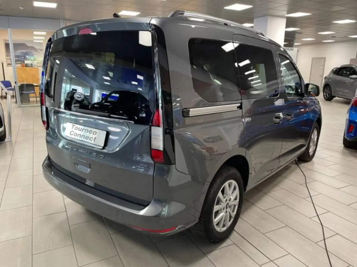 Ford Tourneo Connect nuova a Cuneo (5)