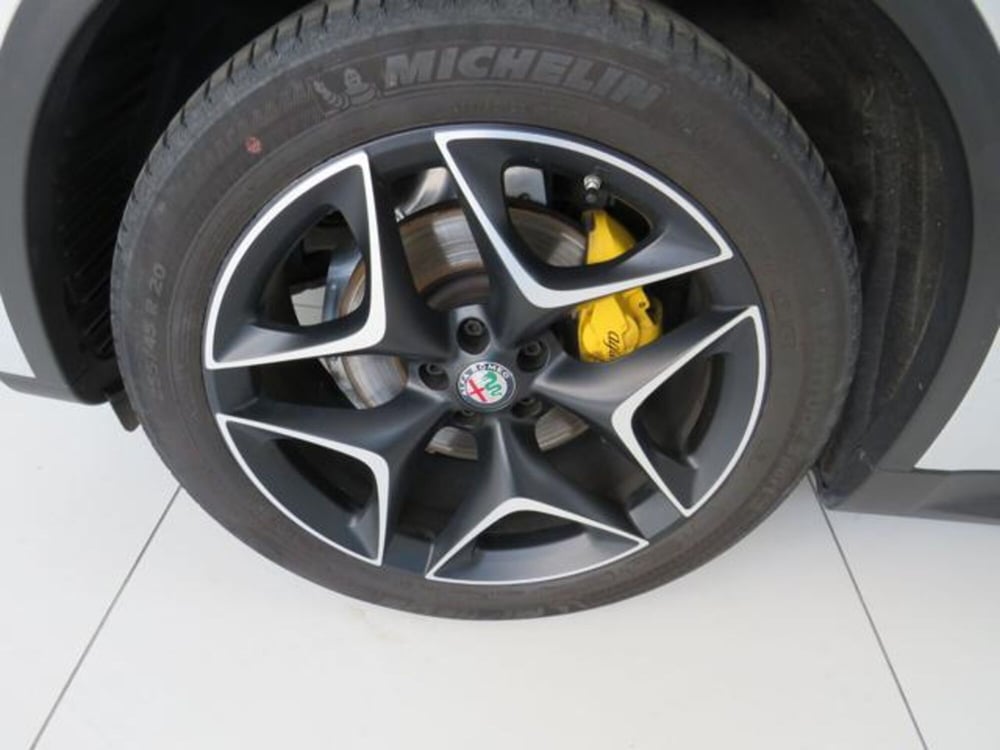 Alfa Romeo Stelvio usata a Lodi (14)